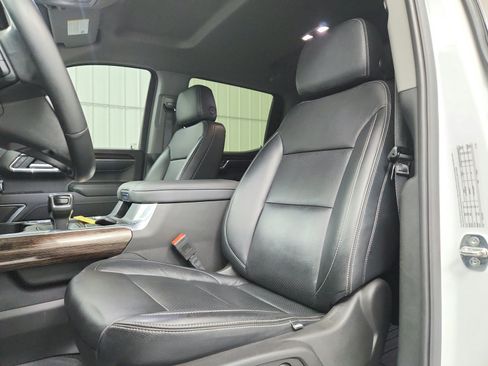 Used 2024 GMC Sierra 1500 Elevation w/ Preferred Package AWD/4WD image 19
