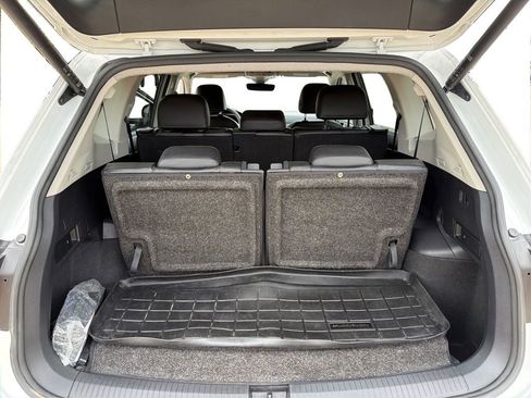 Used 2022 Volkswagen Tiguan SE FWD image 13