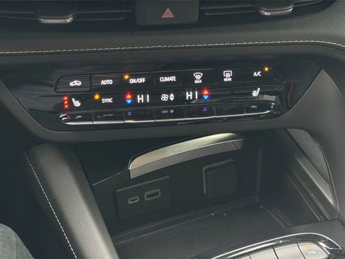 Used 2023 Buick Envision Essence w/ Sport Touring Package image 25