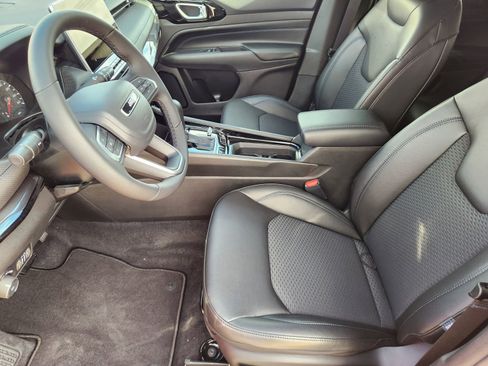 New 2026 Jeep Compass Latitude image 12