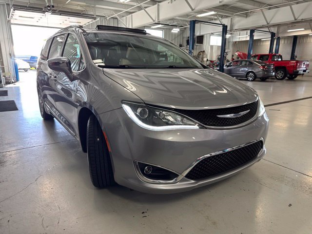 Used 2020 Chrysler Pacifica Limited FWD image 35