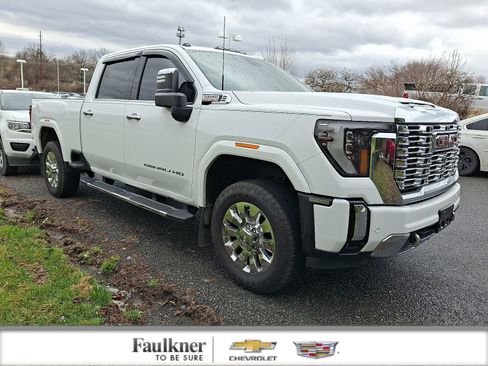 Used 2024 GMC Sierra 2500 Denali w/ Snow Plow Prep/Camper Package image 1