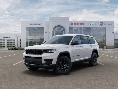 New 2025 Jeep Grand Cherokee L Laredo image 1