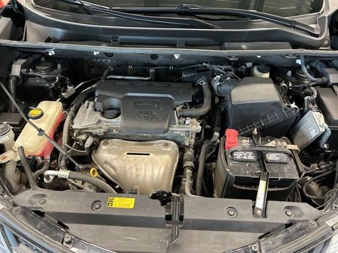 Used 2014 Toyota RAV4 Limited image 9