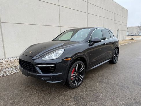 Used 2014 Porsche Cayenne Turbo S image 5