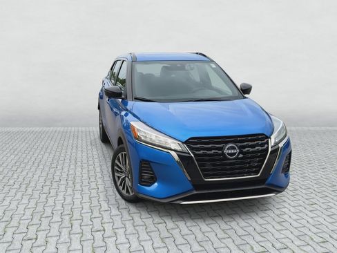 Used 2024 Nissan Kicks SR FWD image 2