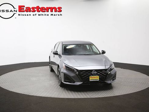 Used 2024 Nissan Altima 2.5 SR FWD image 45
