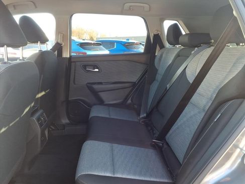 Used 2023 Nissan Rogue SV image 17