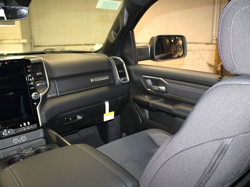 New 2026 RAM 1500 4x4 Crew Cab image 34