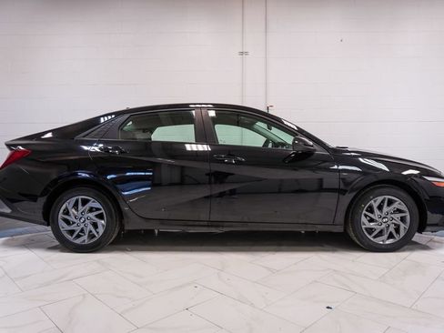 Used 2024 Hyundai Elantra SEL image 33