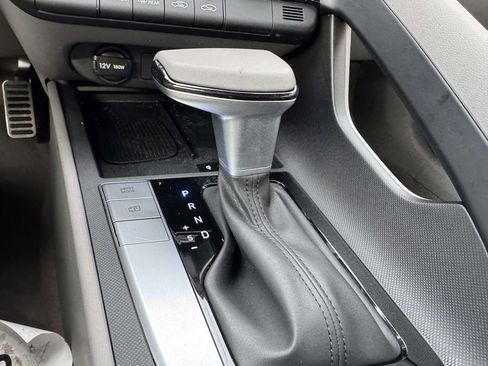 Certified 2025 Hyundai Elantra Sport image 28