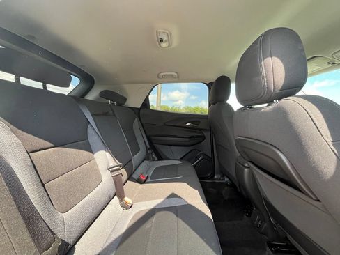 Used 2023 Chevrolet TrailBlazer LT AWD/4WD image 32