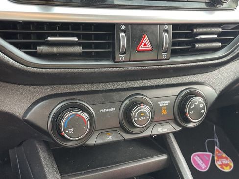 Used 2023 Kia Forte LXS w/ LXS Technology Package image 6