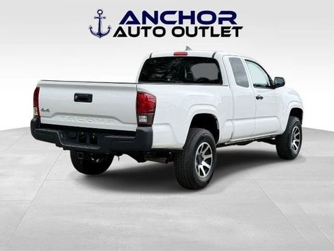 Used 2021 Toyota Tacoma SR AWD/4WD image 8