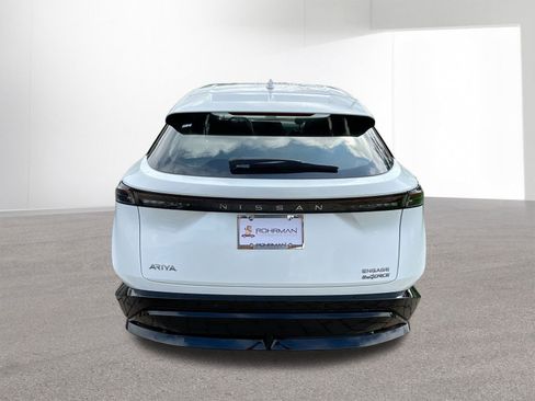 New 2024 Nissan Ariya AWD image 27