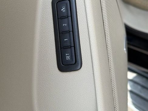 Used 2015 GMC Yukon Denali RWD image 16