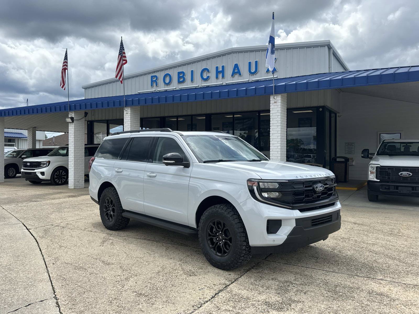 New 2026 Ford Expedition Active RWD image 1