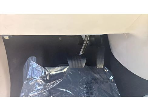 Used 2017 Chrysler Pacifica Limited FWD image 41