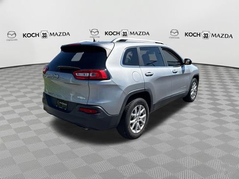 Used 2014 Jeep Cherokee Latitude w/ Cold Weather Group AWD/4WD image 7