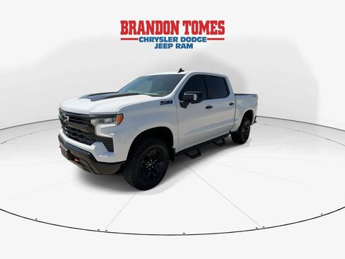 Used 2024 Chevrolet Silverado 1500 LT Trail Boss w/ LT Trail Boss Premium Package AWD/4WD image 4