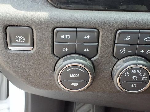 Used 2023 Chevrolet Silverado 1500 High Country AWD/4WD image 36