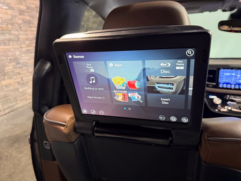 Used 2017 Chrysler Pacifica Limited w/ UConnect Theater Package FWD image 30