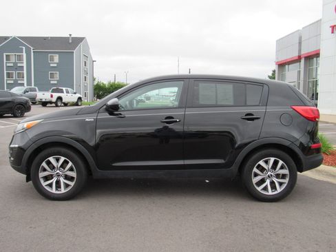 Used 2016 Kia Sportage LX AWD/4WD image 9