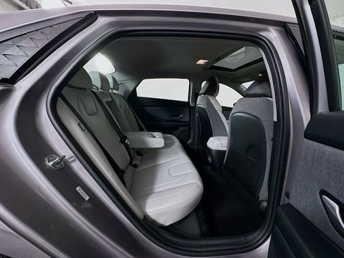 Certified 2024 Hyundai Elantra Limited image 28