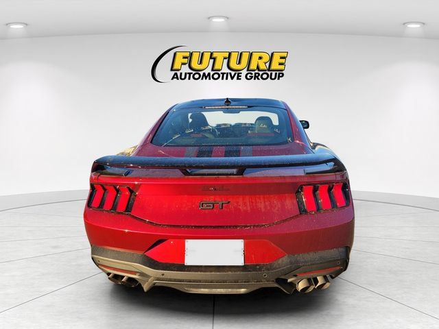Used 2025 Ford Mustang GT Premium w/ GT Performance Package RWD image 4