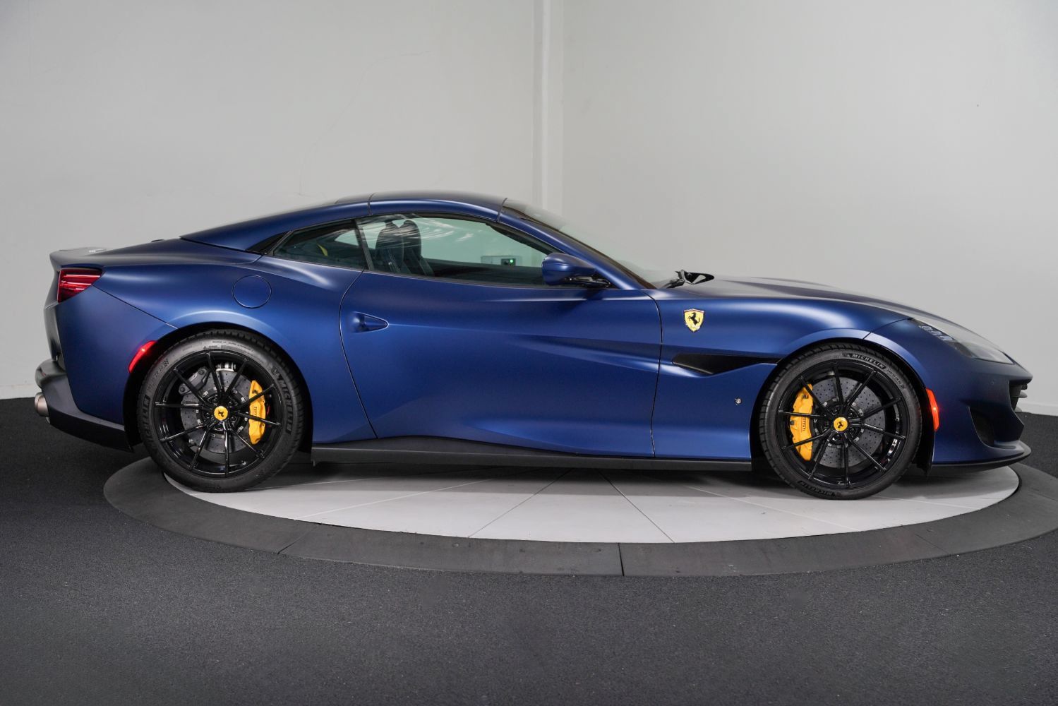 Used 2019 Ferrari Portofino RWD image 10
