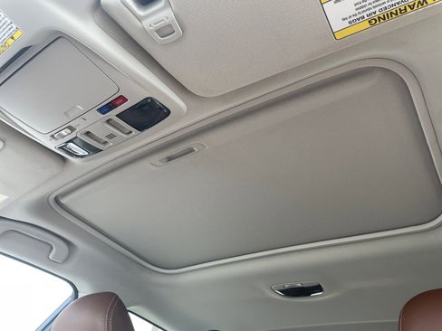 Used 2017 Subaru Outback 2.5i Touring w/ Popular Package #5A image 4