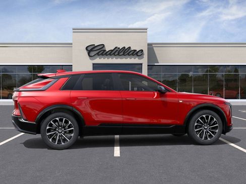 New 2025 Cadillac Lyriq Sport image 5