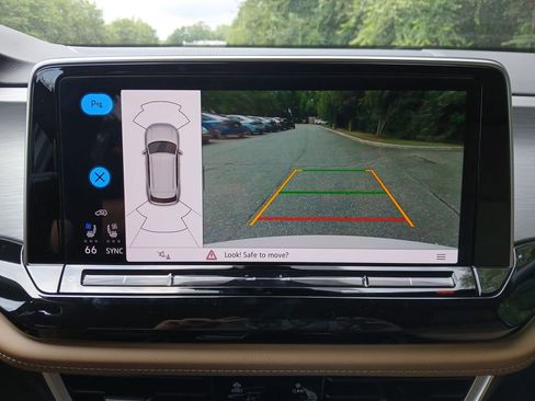 New 2026 Volkswagen Atlas Cross Sport SE image 19