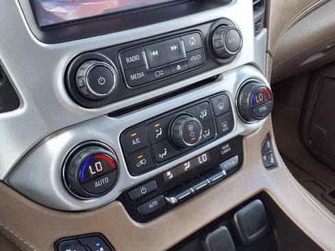 Used 2017 GMC Yukon SLT w/ Premium Edition RWD image 12