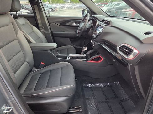 Used 2022 Chevrolet TrailBlazer RS w/ Technology Package FWD image 15