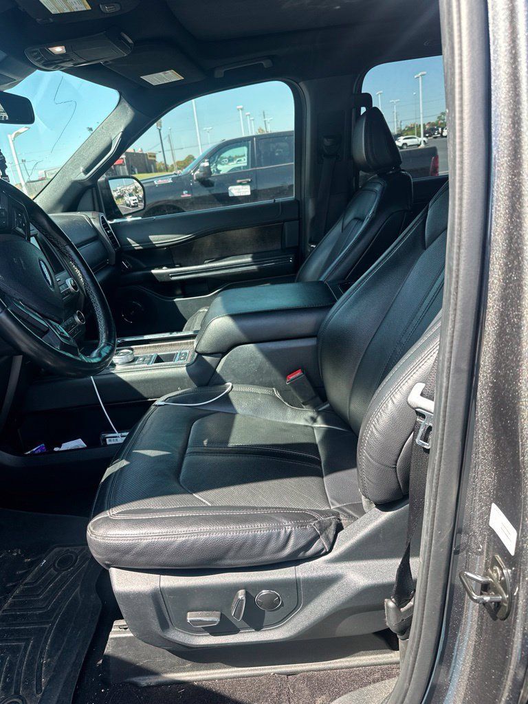 Used 2021 Ford Expedition Max Limited RWD image 6