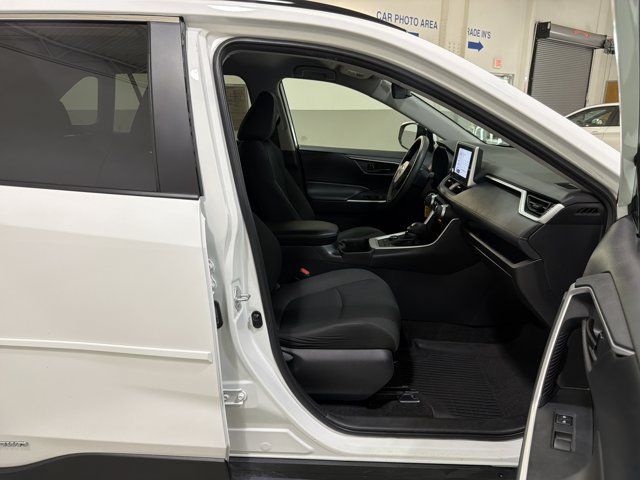 Used 2024 Toyota RAV4 LE AWD/4WD image 36