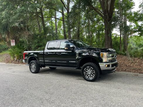 Used 2018 Ford F250 Lariat w/ Lariat Value Package AWD/4WD image 4