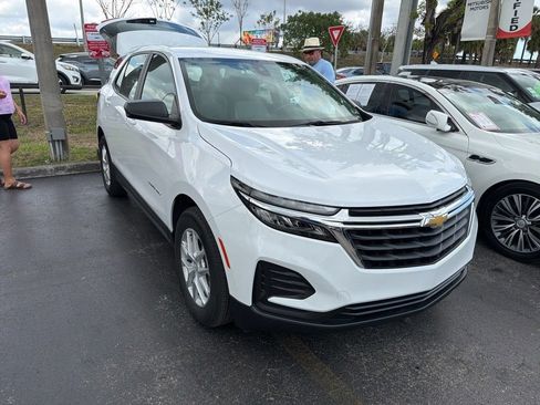 Used 2024 Chevrolet Equinox LS w/ Driver Confidence II Package FWD image 9
