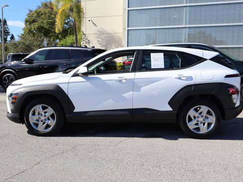 Used 2024 Hyundai Kona SE image 5