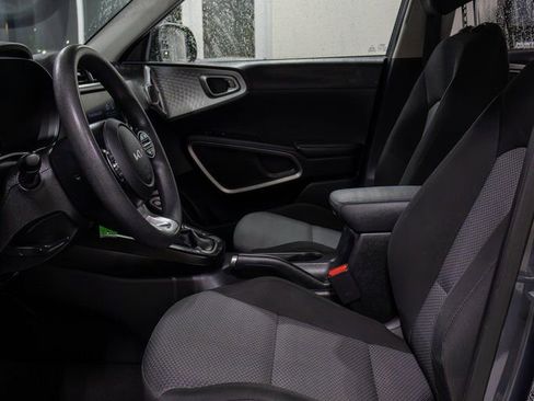 Used 2023 Kia Soul LX image 15