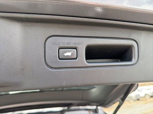 Used 2025 Honda Pilot EX-L image 14