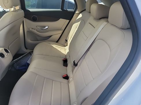 Used 2022 Mercedes-Benz GLC 300 image 9