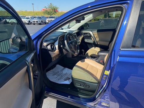 Used 2015 Toyota RAV4 Limited AWD/4WD image 8