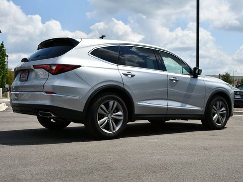 Used 2023 Acura MDX FWD image 9