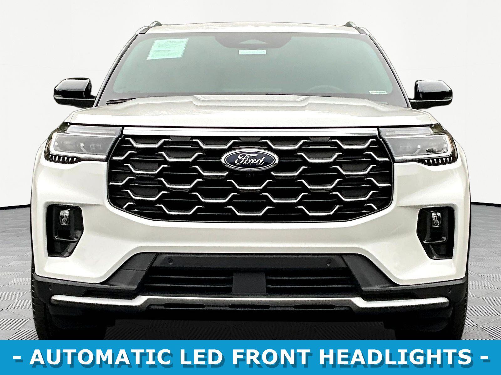 Used 2025 Ford Explorer Platinum w/ Ultimate Package AWD/4WD image 2