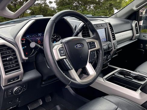 Certified 2020 Ford F350 Lariat image 17