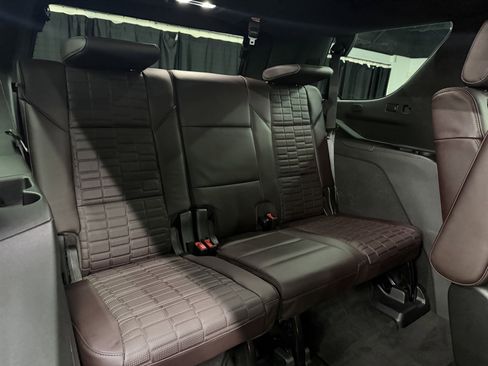 Used 2023 Cadillac Escalade Sport Platinum w/ LPO, ONYX Package image 24