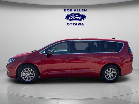 Used 2025 Chrysler Pacifica Select FWD image 20