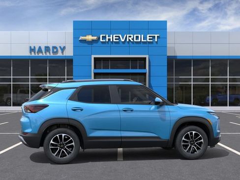 New 2025 Chevrolet TrailBlazer LT w/ Driver Confidence Package FWD image 5
